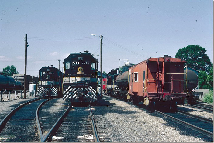 Southern 5077, 2744 and 1012 at Bulls Gap on 06-20-1982. Southern 1012 is still stationed here nine years after the previous visit.